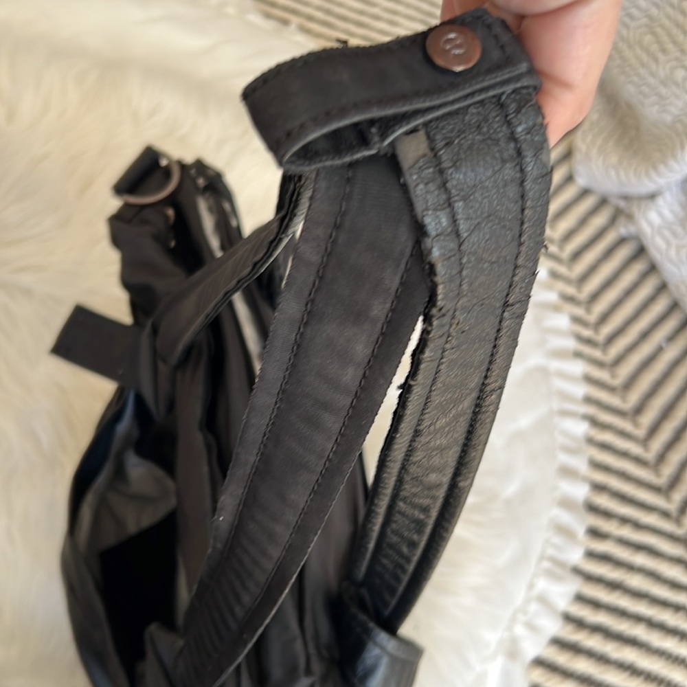 Lululemon workout bag!! - Picture 16 of 16